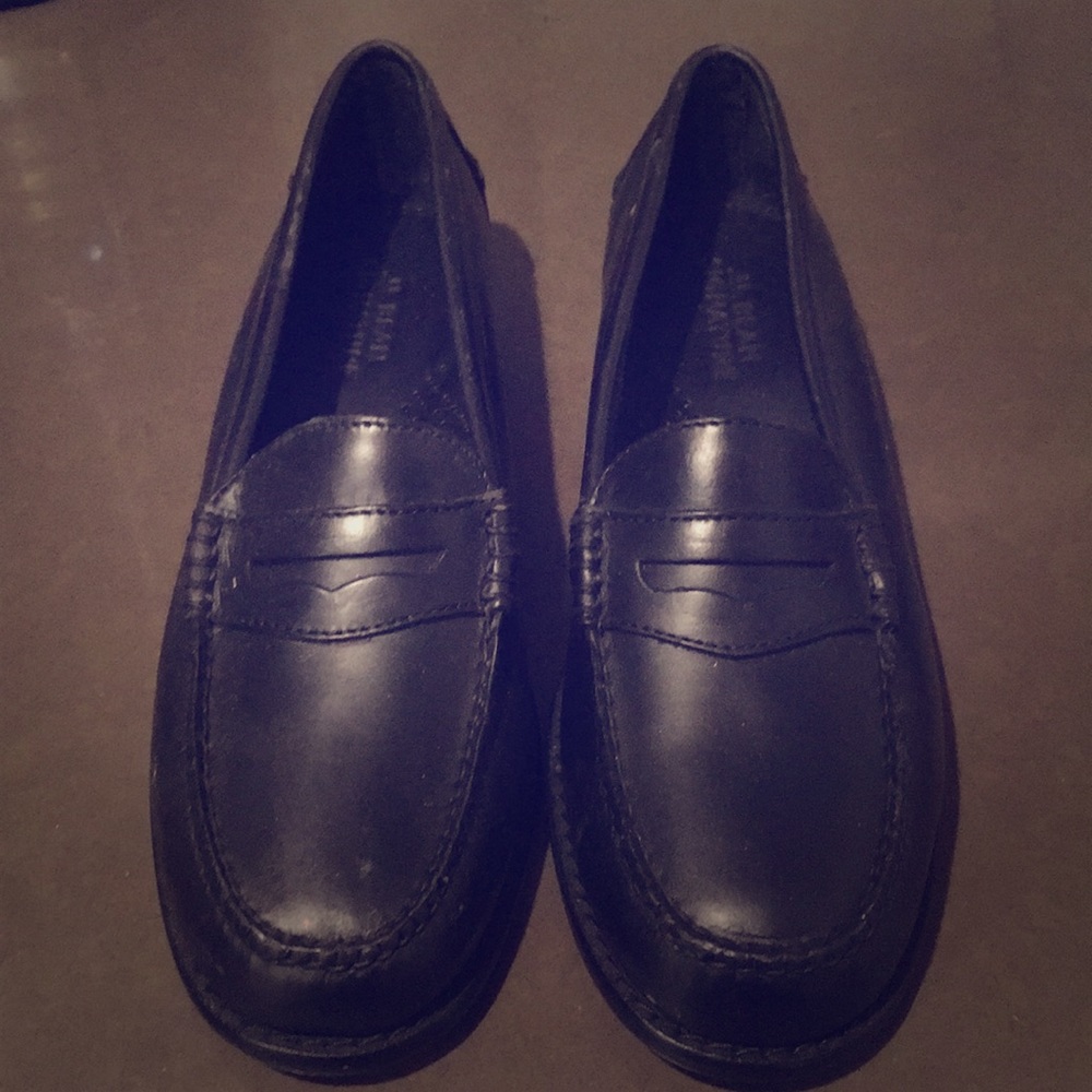 Women’s L.L. Bean black leather loafers, size 8